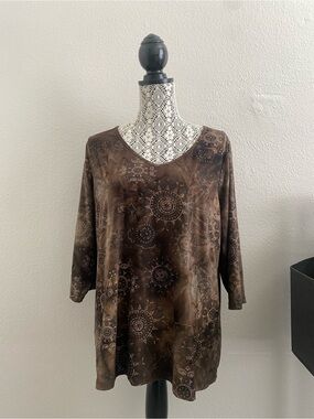 Susan Laurence Brown top